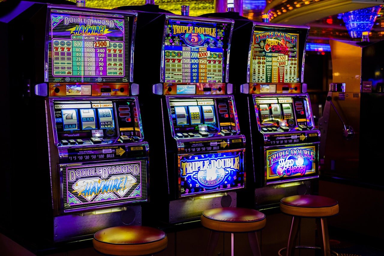Slot games: Aviator dan Sweet Bonanza Interface slot games Aviator dan Sweet Bonanza